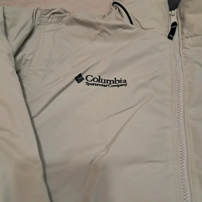 Chaqueta Columbia beige con logo bordado - 2