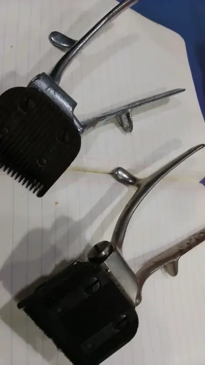 Máquinas de cortar pelo manuales vintage - miniatura 2