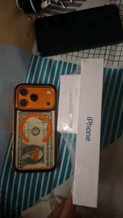 iPhone nuevo en caja sellada - miniatura 1