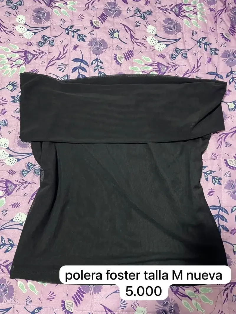 Polera negra Foster talla M nueva