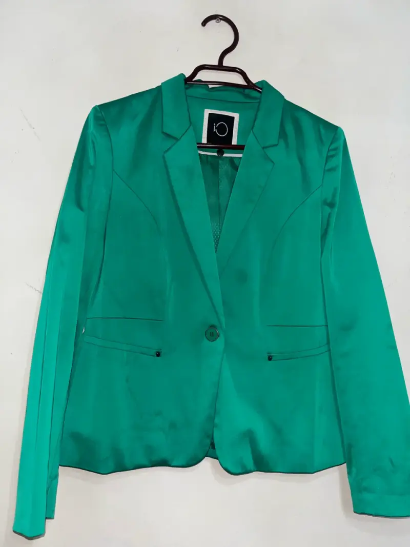 Blazer verde esmeralda elegante para mujer - 1