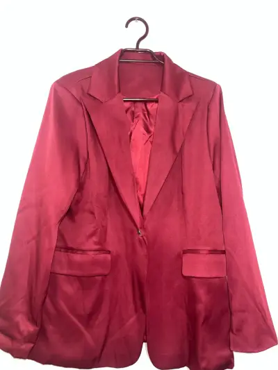 Blazer rojo elegante para mujer - miniatura 1