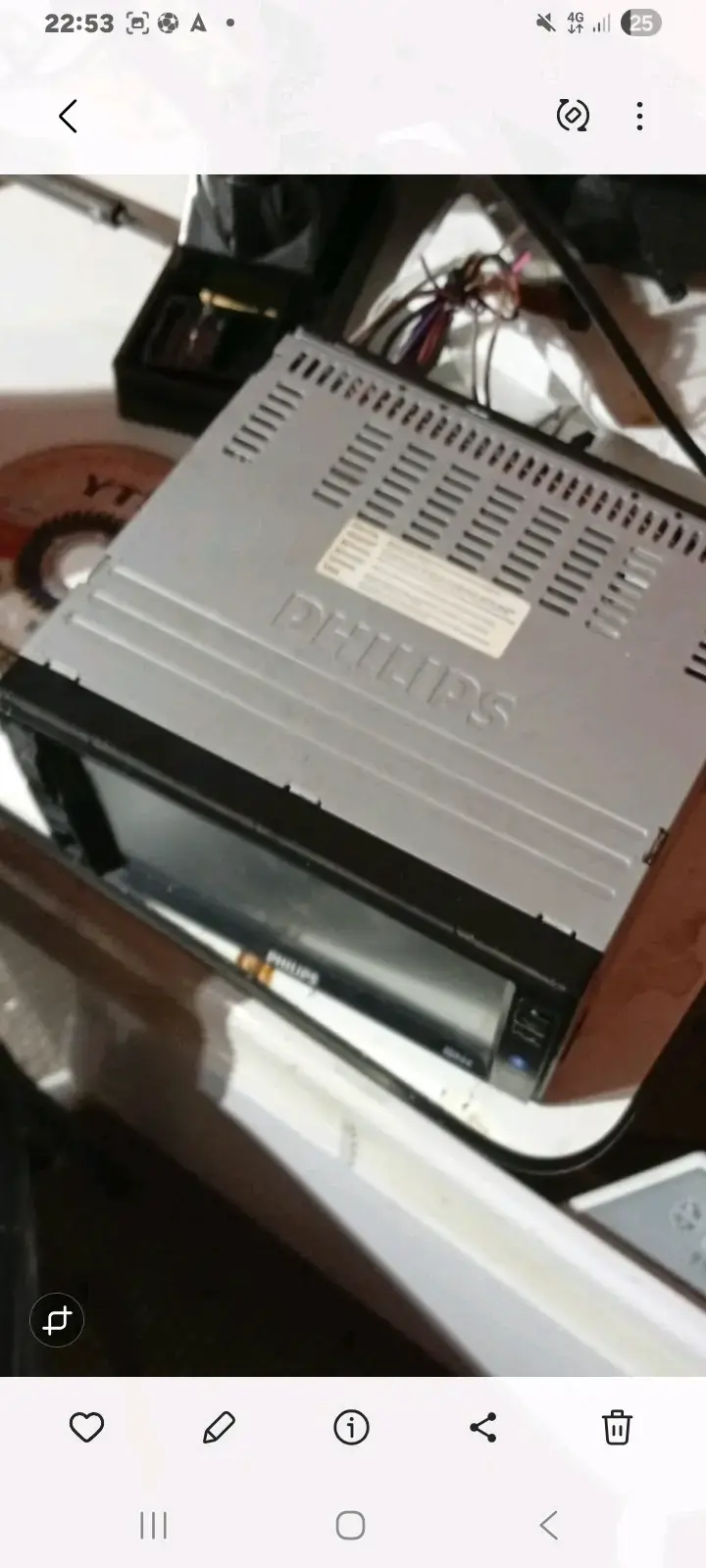 Radio de auto Philips con pantalla - 1