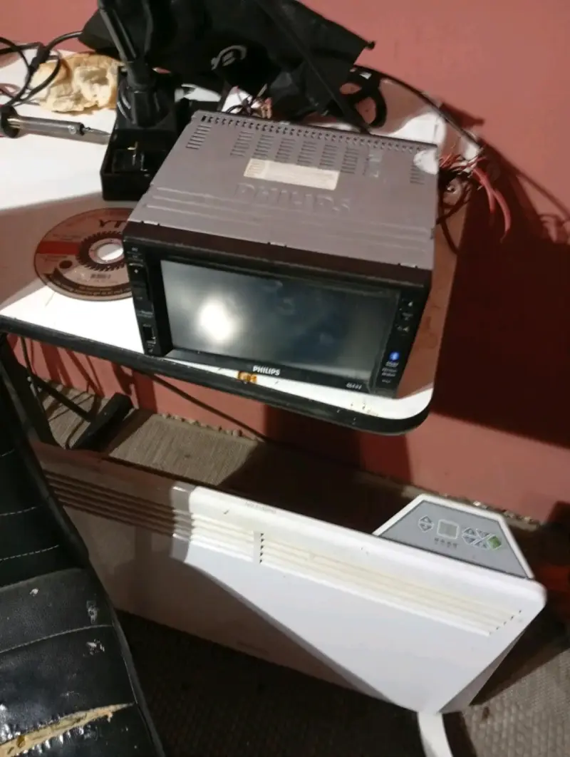 Radio de auto Philips con pantalla - 5