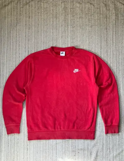 Polerón Nike rojo clásico unisex - miniatura 1