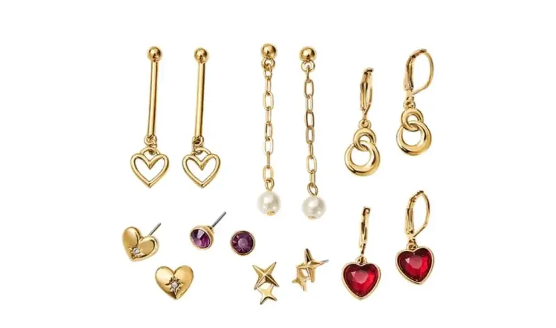 Set de aros dorados con diseños variados