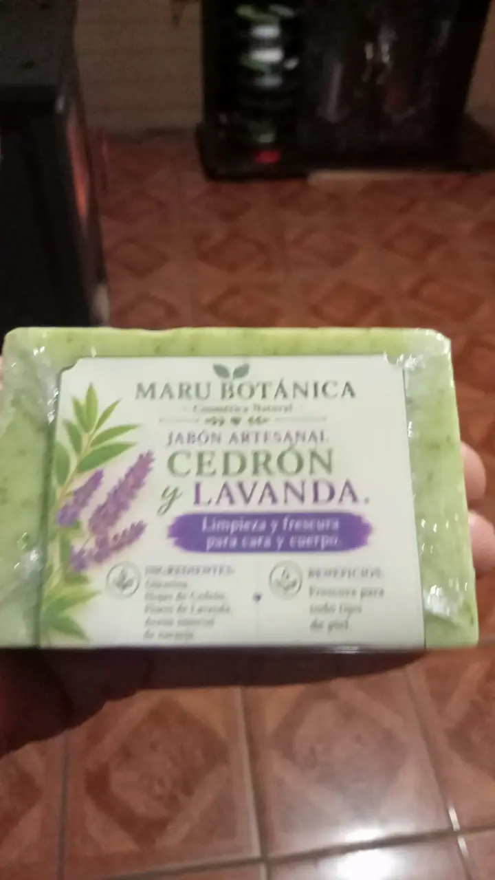 Jabón artesanal Maru Botánica para rosácea - 2