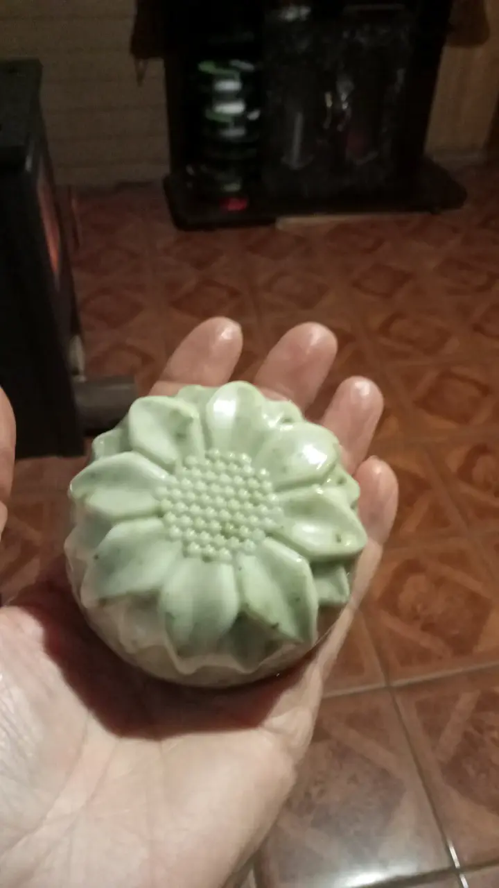 Jabón artesanal Maru Botánica para rosácea - 6