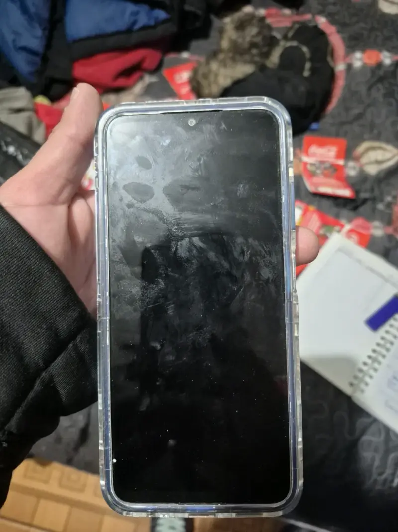 Smartphone con funda transparente - 2