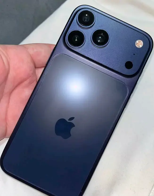Iphone 17 pro max Replic - 2