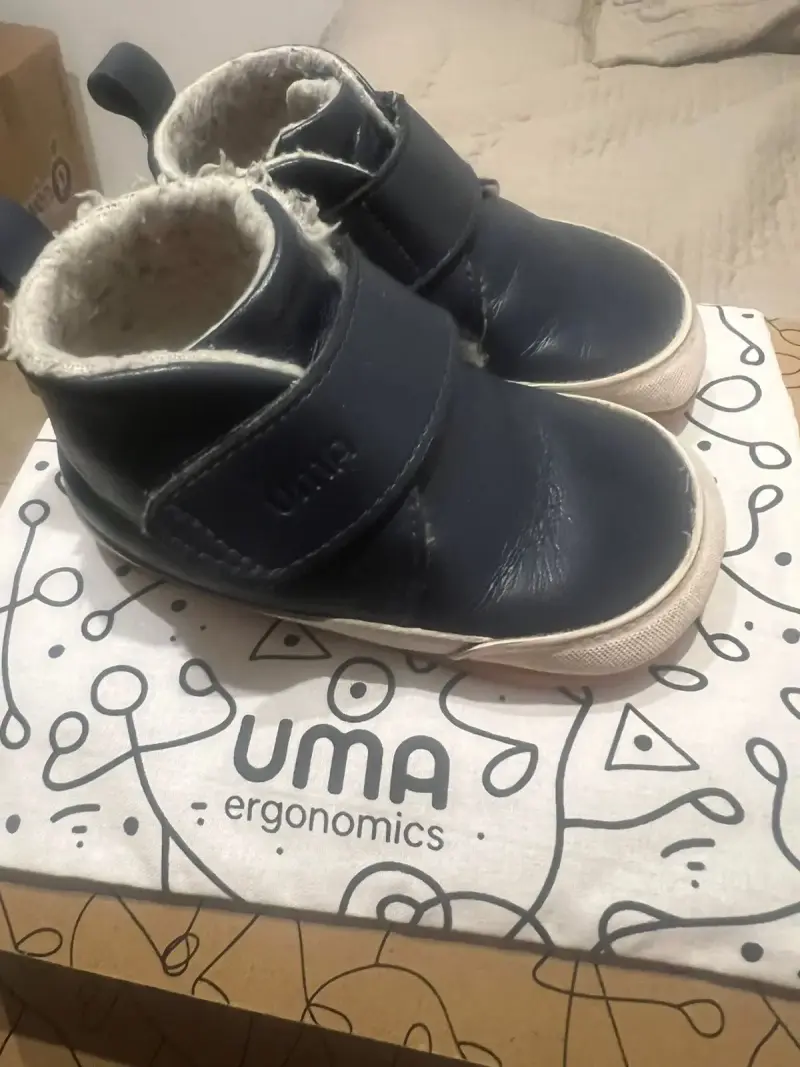 Botas de cuero azul talla 4 marca UMA - 1