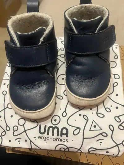 Botas de cuero azul talla 4 marca UMA - miniatura 3