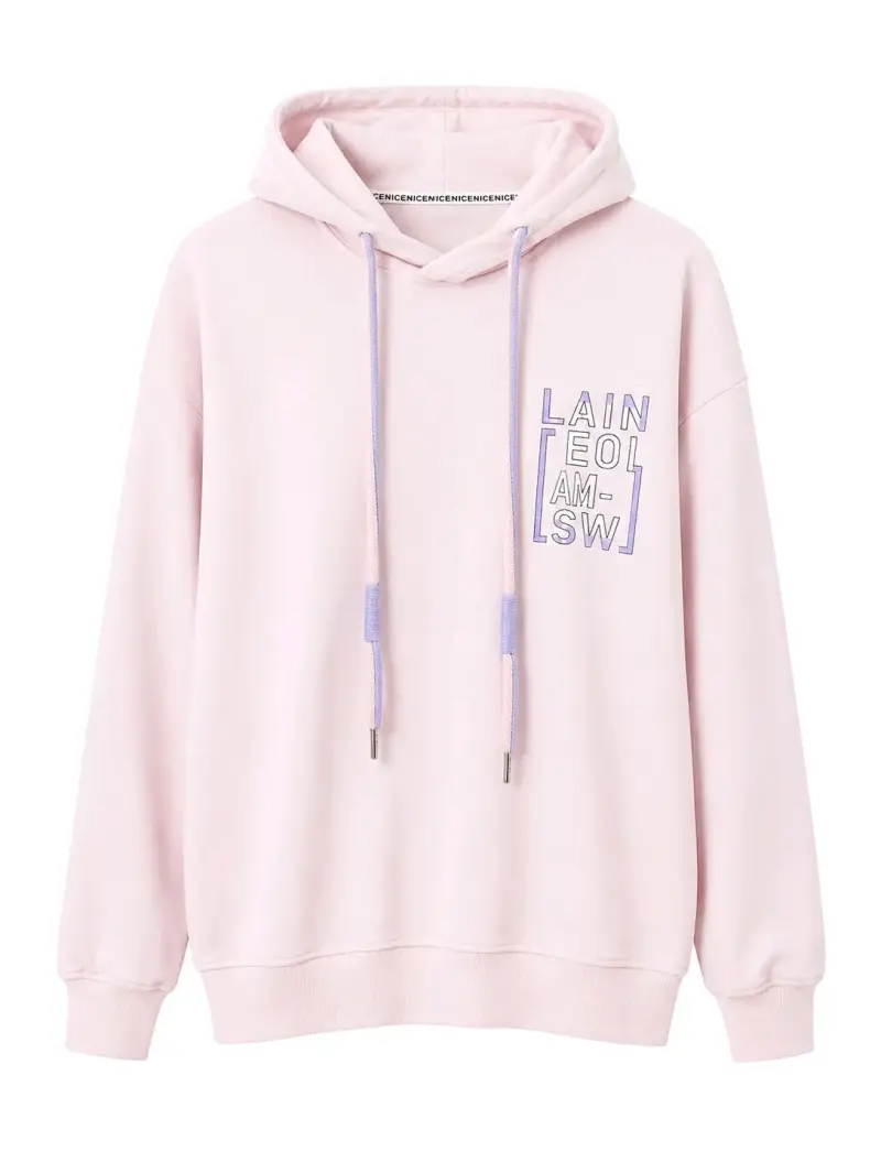 Polerón rosado con capucha y diseño bordado