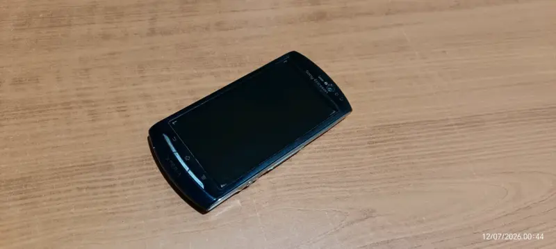 Teléfono Sony Xperia neo v - 2