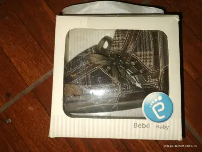 Zapatos de bebé marrones con cordones - miniatura 4