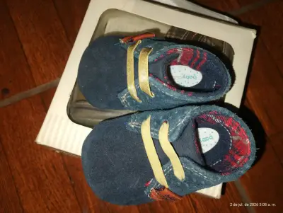 Zapatos de bebé azul marino con cordones - miniatura 2
