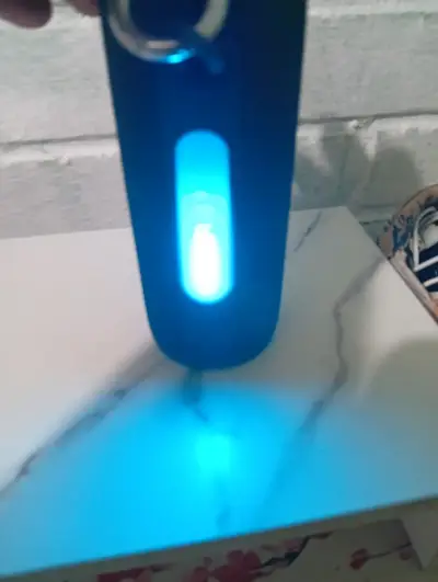 Parlante portátil JBL resistente al agua - miniatura 2