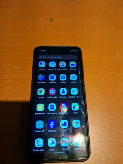 Smartphone Android con pantalla táctil - miniatura 1