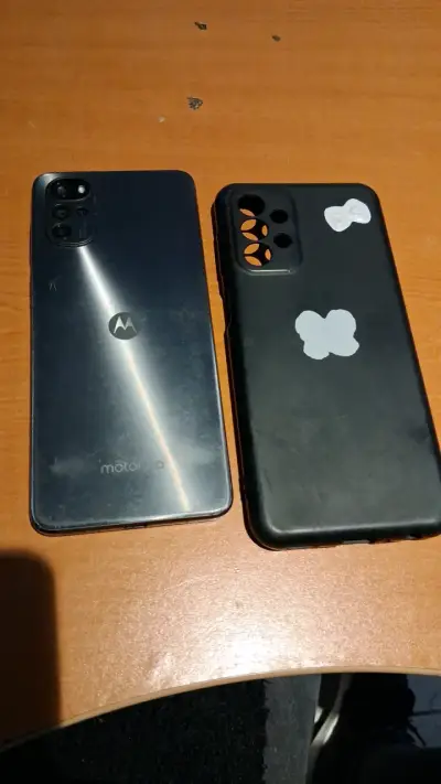 Smartphone Android con pantalla táctil - miniatura 2