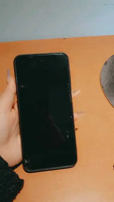 Smartphone Android con pantalla táctil - miniatura 4