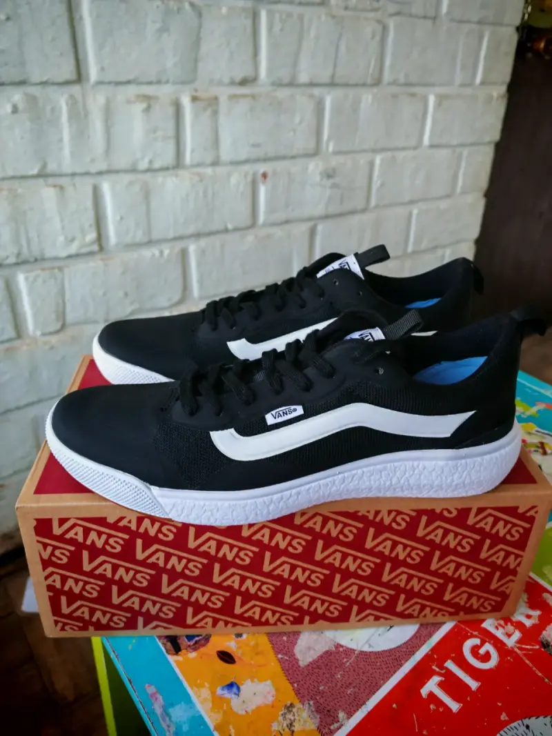 Zapatillas Vans negras 28 cm nuevas - 1