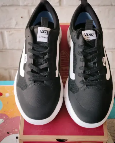 Zapatillas Vans negras 28 cm nuevas - miniatura 3