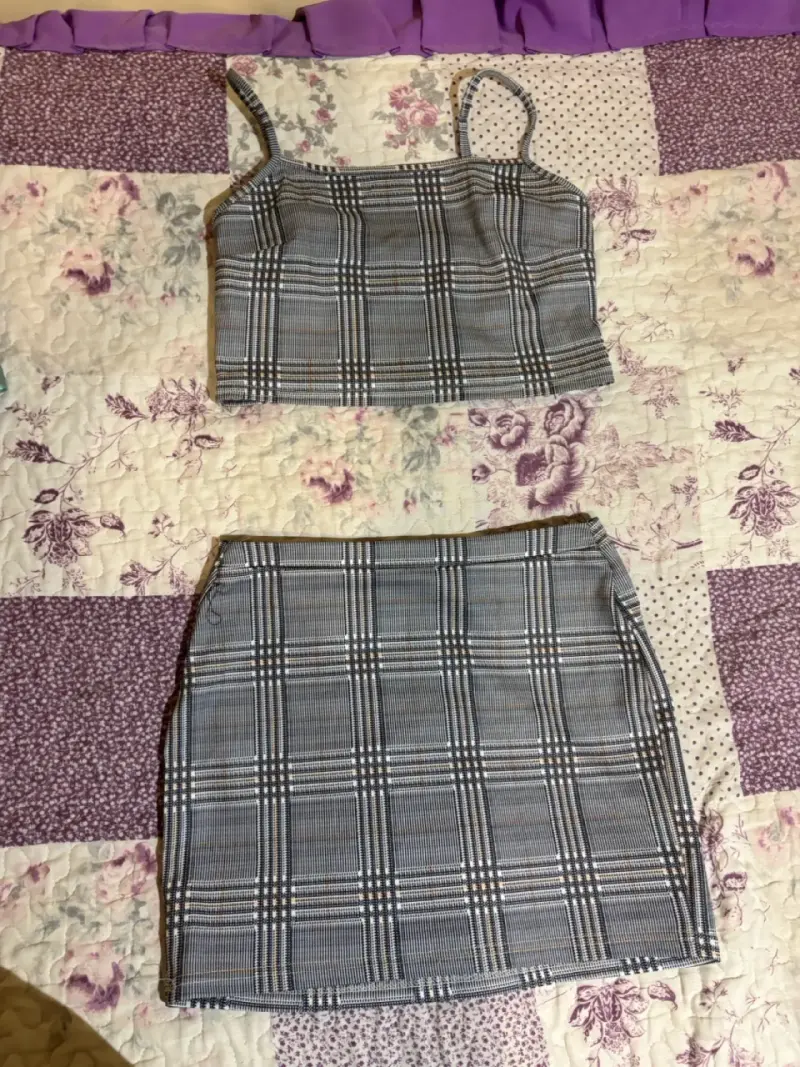 Conjunto de top y falda a cuadros - 1