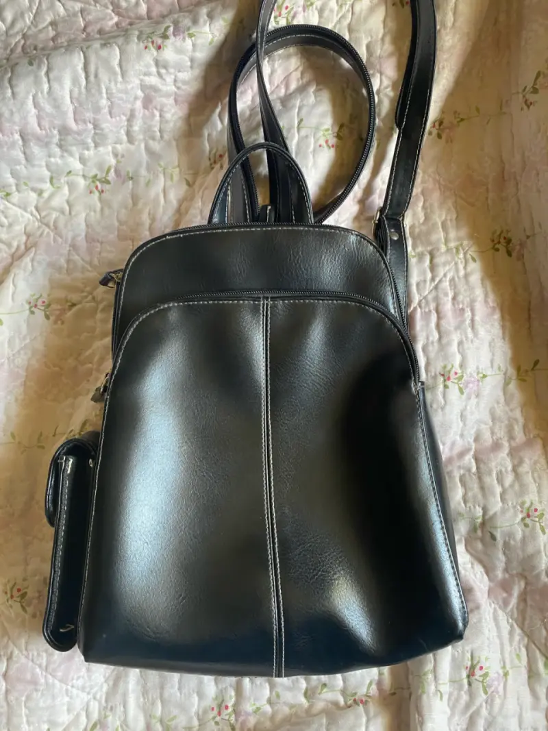 Mochila de cuero negra elegante - 1