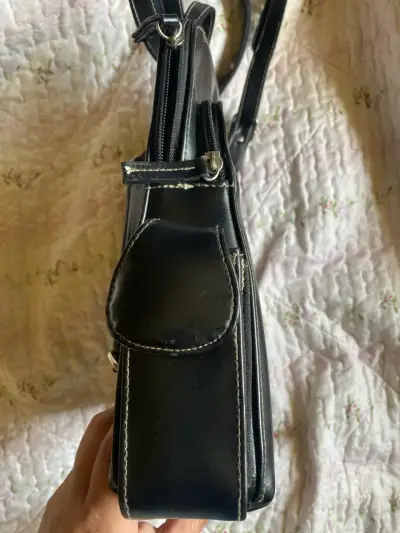 Mochila de cuero negra elegante - miniatura 2