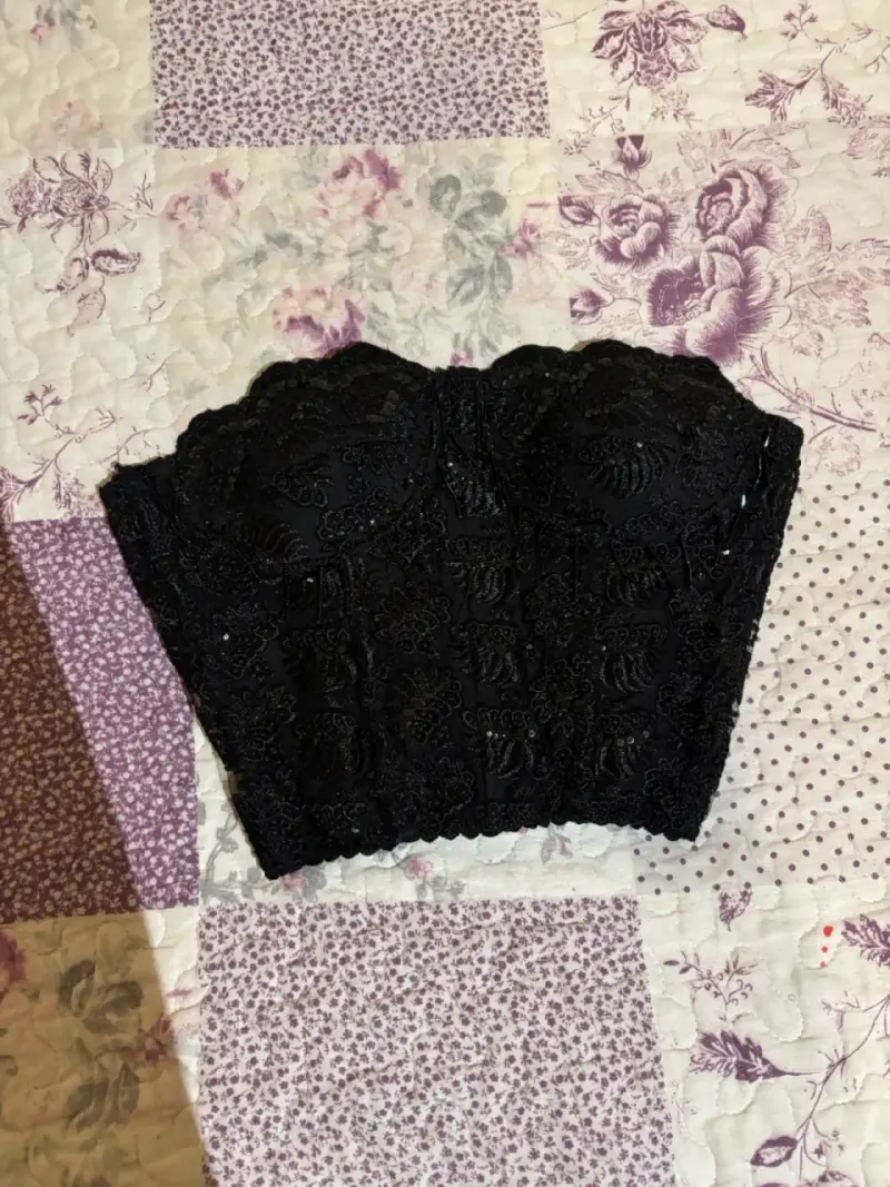Corset negro de encaje elegante - 1