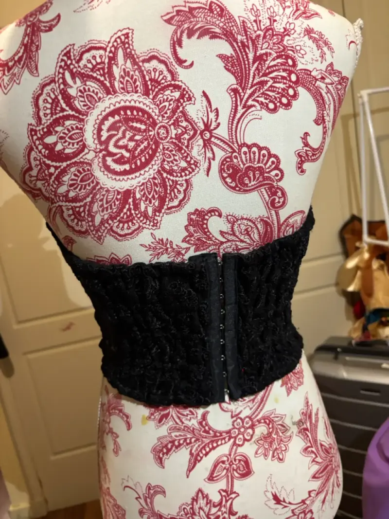 Corset negro de encaje elegante - 5