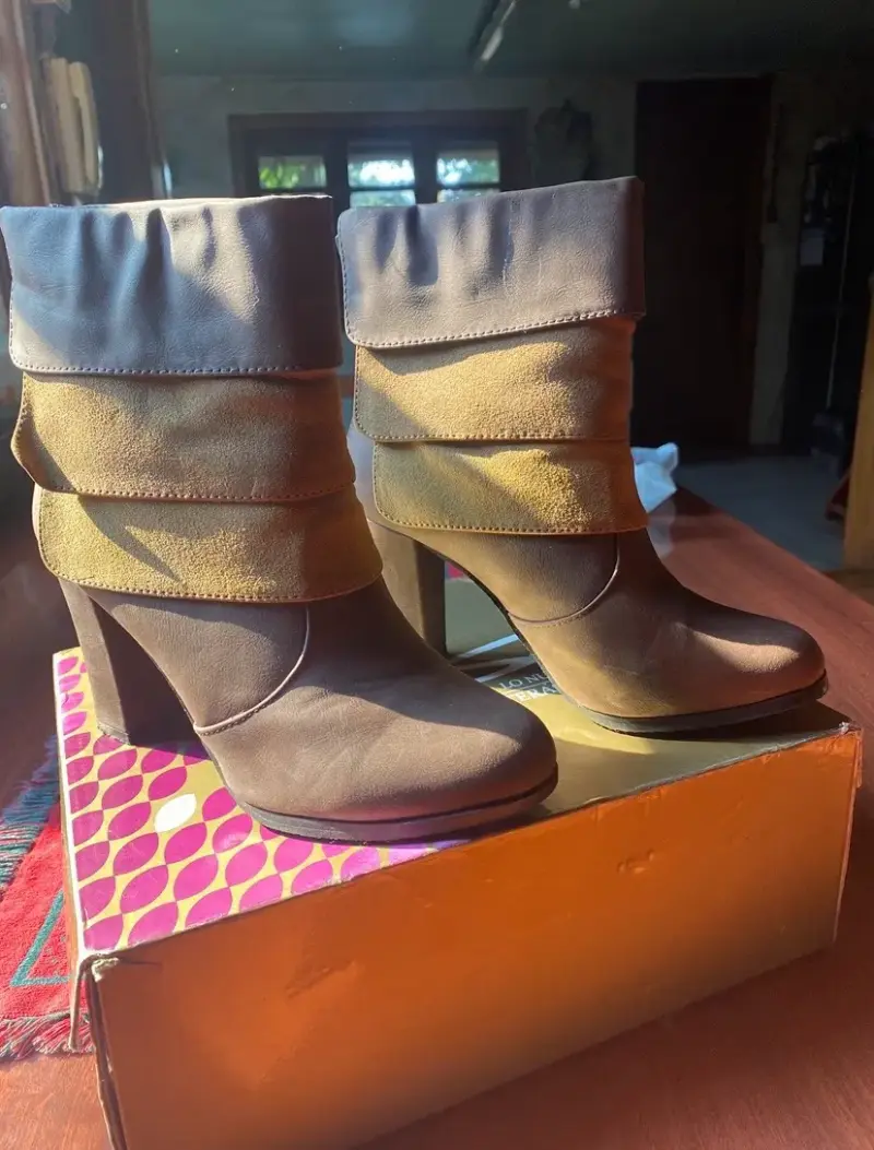 Botines de cuero sei marrón con tacón alto