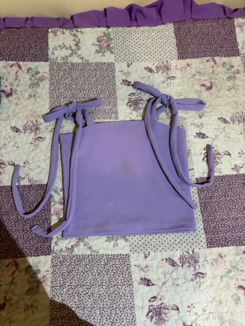 Top lila con tirantes ajustables - 1