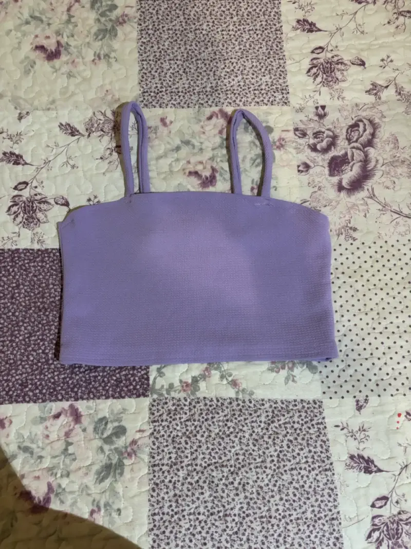 Top lila de tirantes para mujer