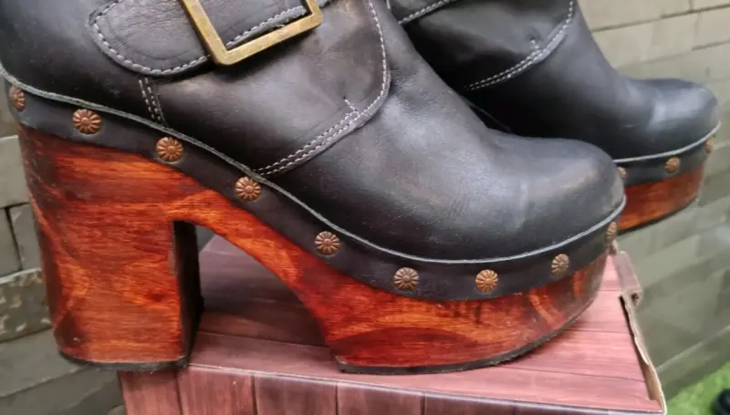 Botines de cuero con hebilla y plataforma - 2