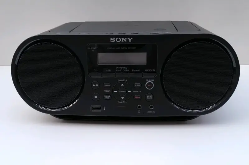 Radio portátil Sony con Bluetooth y CD - 1