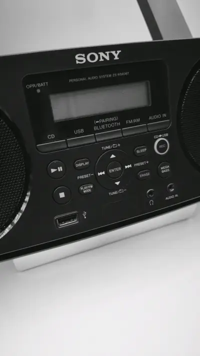Radio portátil Sony con Bluetooth y CD - miniatura 5