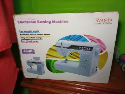 Máquina de coser modelo 2600 con pantalla LCD - miniatura 2