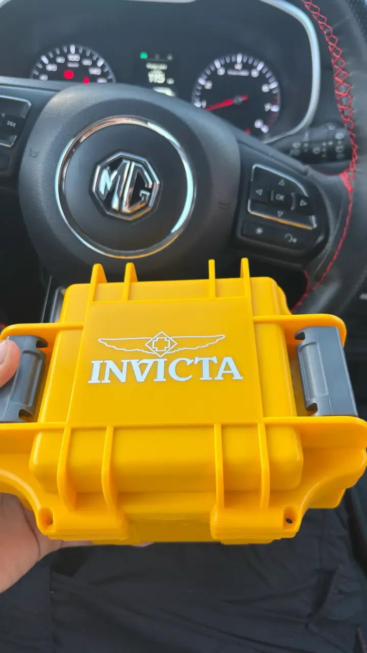 Reloj Invicta Pro Diver dorado y azul - 3