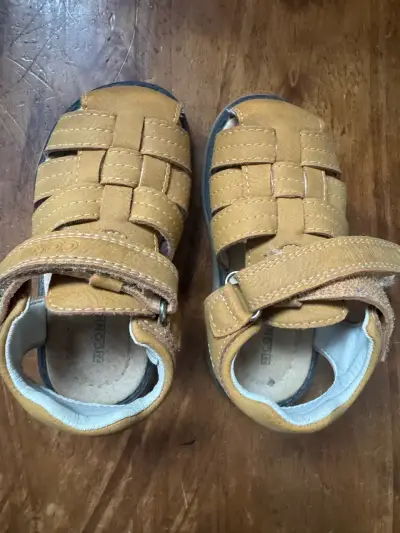 Sandalias 23 de cuero para niños color marrón - miniatura 1