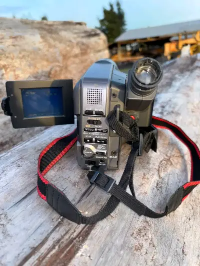 Videocámara JVC año 2000 - miniatura 2
