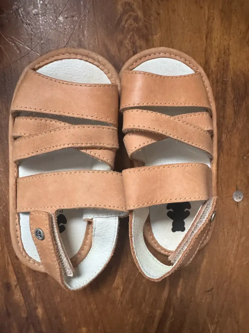 Sandalias 20 de cuero para niños color café - 1