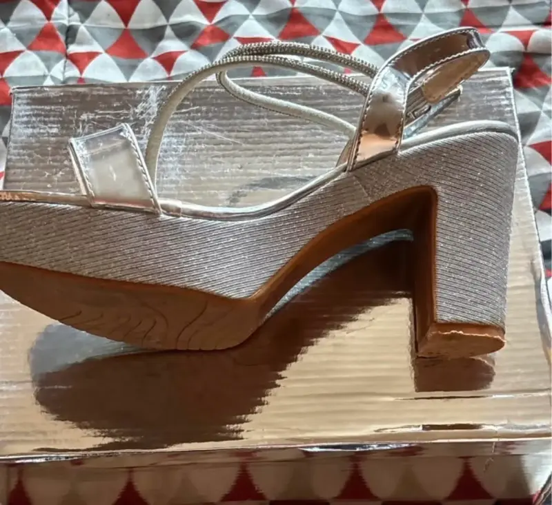 Zapato formal tacón alto plateadas brillantes - 3