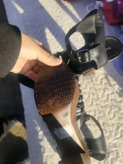 Sandalias negras de cuero talla 40 - miniatura 1