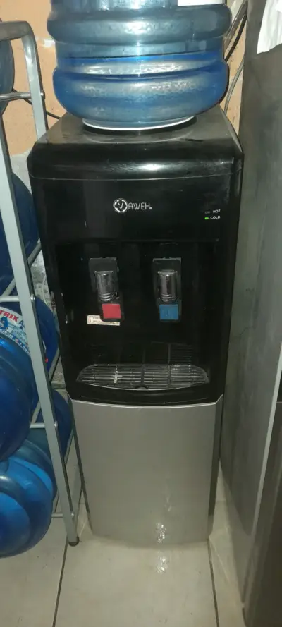 Dispensador de agua fría y caliente Aweel - miniatura 2