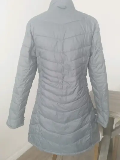 Chaqueta acolchada gris Latitude para mujer - miniatura 2