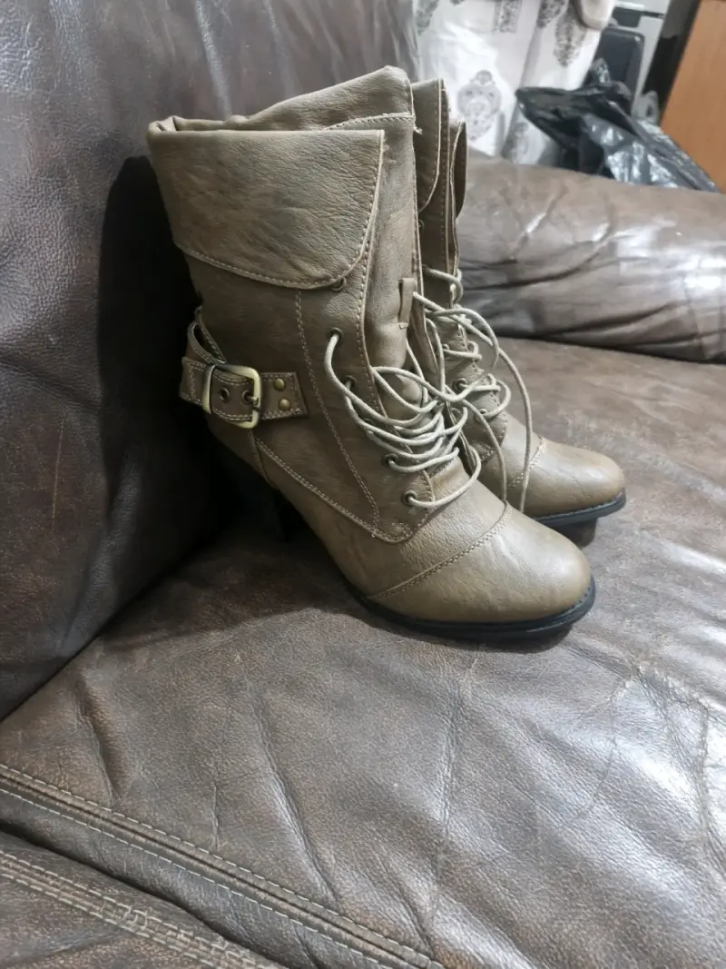 Botas de cuero marrón con cordones - 3