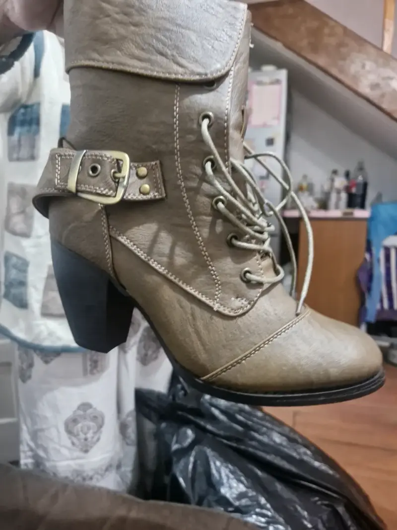 Botas de cuero marrón con cordones - 4