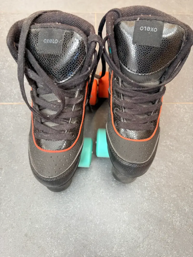 Patines de cuatro ruedas Oxelo negros talla 35