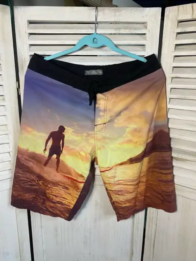 Bermudas de surf con diseño de atardecer - miniatura 1